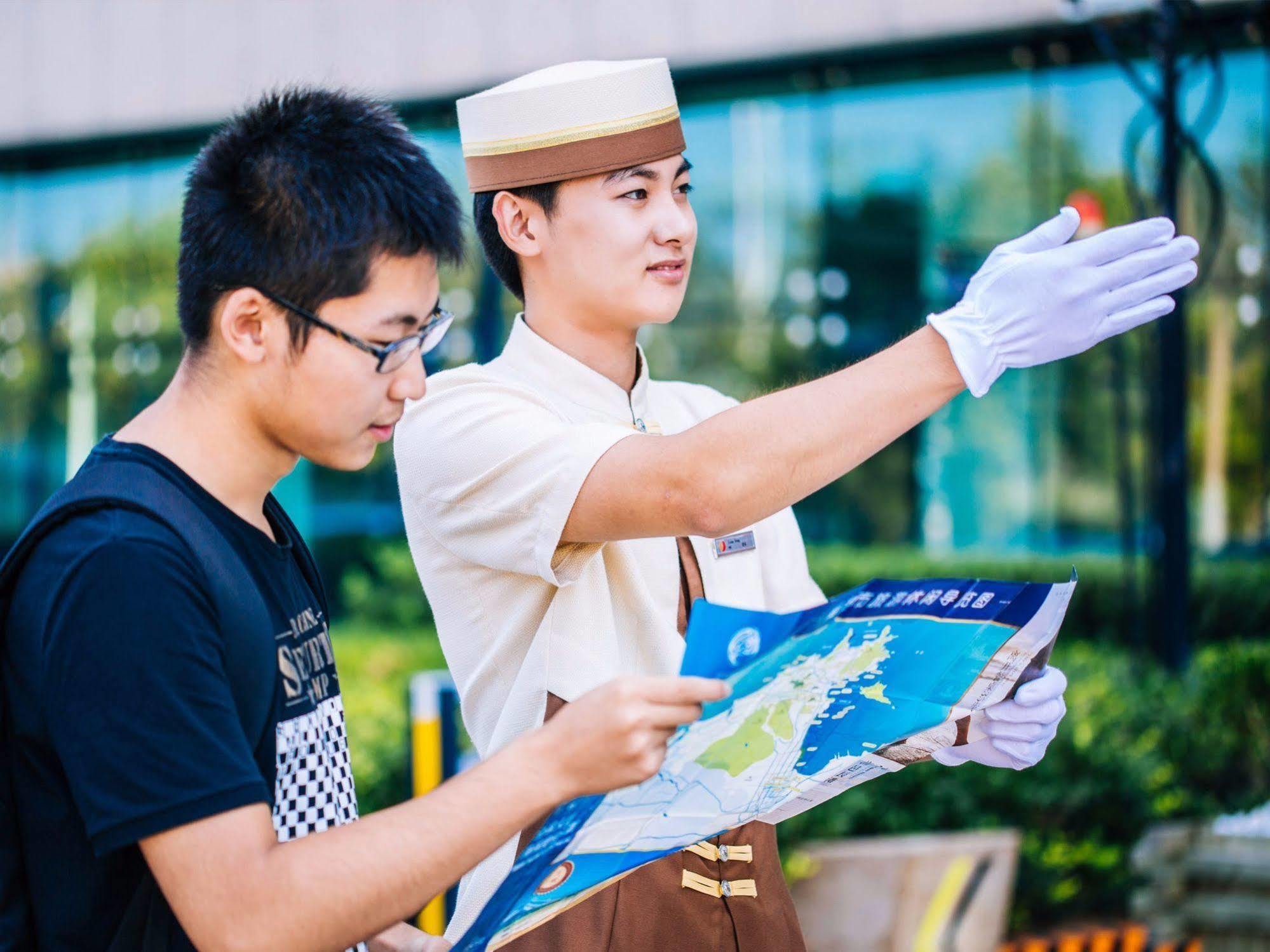 ウェイハイ ハイユエ ジャングオ ホテル 威海市 エクステリア 写真